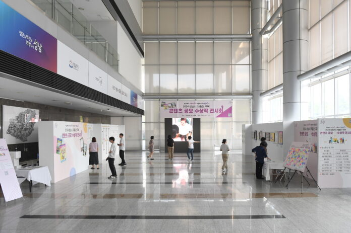 2024-09-09(월) 저출산 극복 콘텐츠 공모 수상작 전시회 (7)