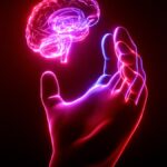 뇌 건강, 일상 속에서 챙기는 새로운 습관 A person's hand holding a glowing brain model
